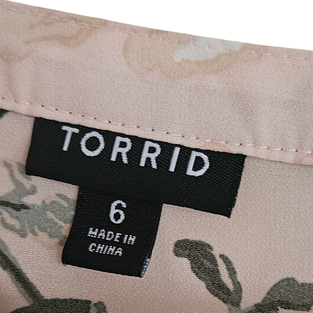 Torrid Light Pink Floral Chiffon Hi-Lo Babydoll /Tunic ~ Lexie ~ Size 6 - Picture 3 of 5